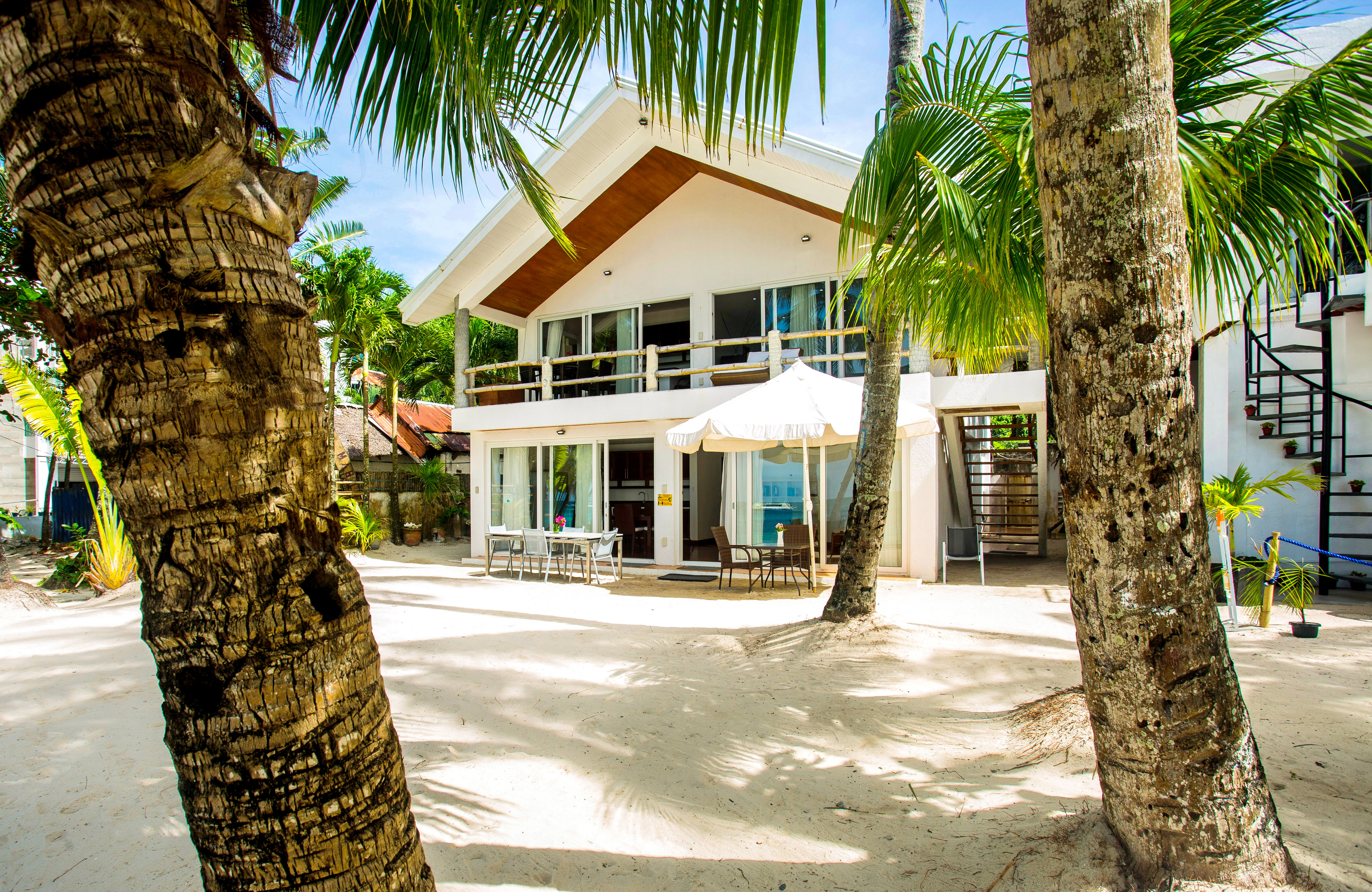 Villa Mabuhay — Living